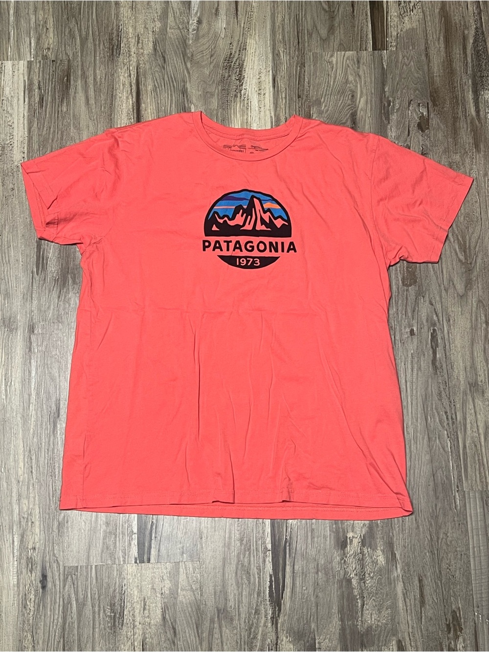 Patagonia Fitz Roy Scope Graphic T-Shirt Coral Pink Slim Fit Mens XL